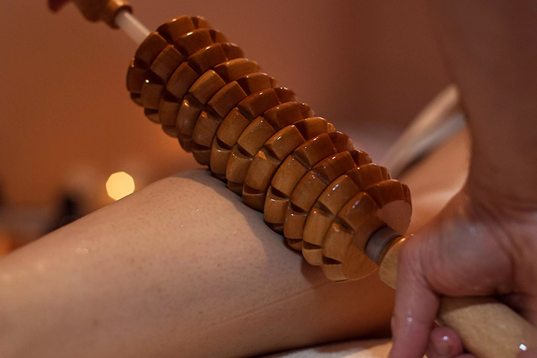 Beauty Les Contours Wood Therapy
